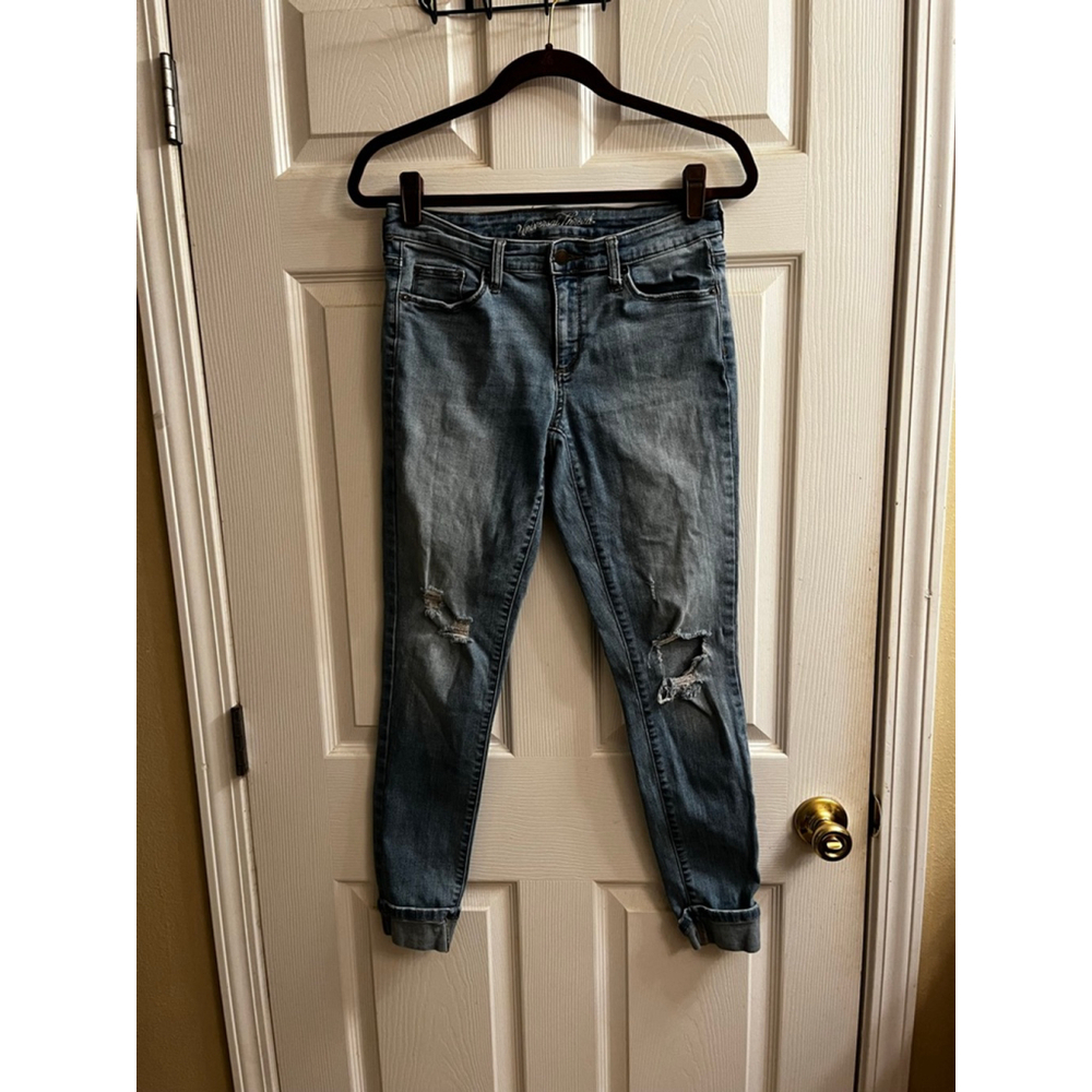 UNIVERSAL THREAD~ SKINNY DISTRESSED~CUFFED JEANS~6/28